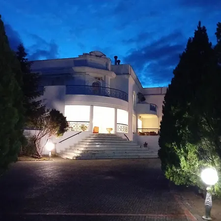 Villa πολυτελησ βιλα 8 - 10 ατομων στην περιοχη αεροδρομιου θεσσαλονικησ