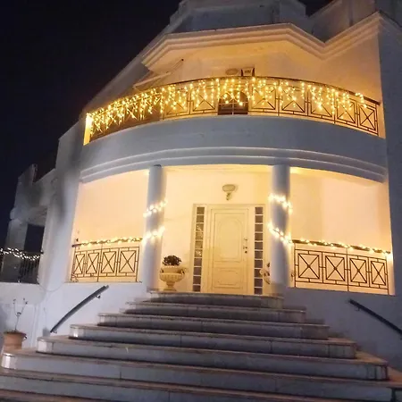 πολυτελησ βιλα 8 - 10 ατομων στην περιοχη αεροδρομιου θεσσαλονικησ *