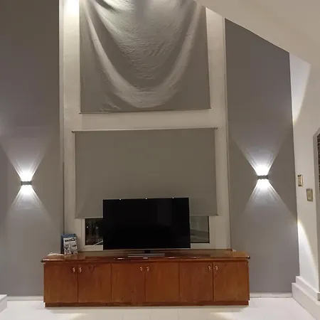 Villa Stef Lux - πολυτελής 8 - 10 ατόμων με εσωτερική πισίνα περιοχή αεροδρομίου - περαίας θεσσαλονίκη Livadaki (Thessaloniki)