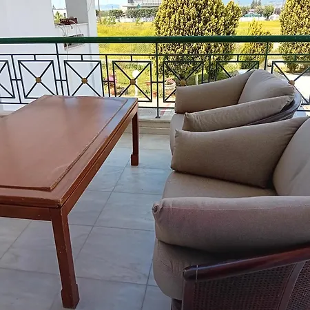Villa πολυτελησ βιλα 8 - 10 ατομων στην περιοχη αεροδρομιου θεσσαλονικησ