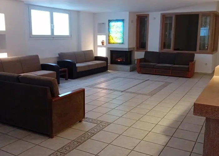 Villa Stef Lux - πολυτελής 8 - 10 ατόμων με εσωτερική πισίνα περιοχή αεροδρομίου - περαίας θεσσαλονίκη Livadaki (Thessaloniki)