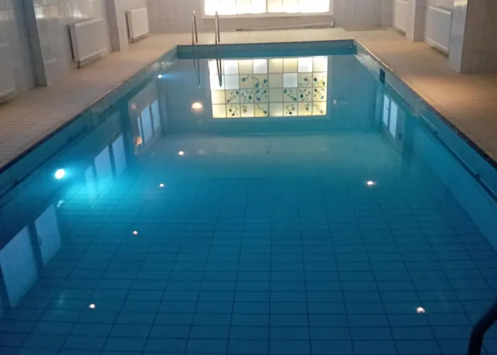 Villa Stef Lux - πολυτελής 8 - 10 ατόμων με εσωτερική πισίνα περιοχή αεροδρομίου - περαίας θεσσαλονίκη