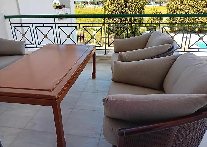 Villa Stef Lux - πολυτελής 8 - 10 ατόμων με εσωτερική πισίνα περιοχή αεροδρομίου - περαίας θεσσαλονίκη