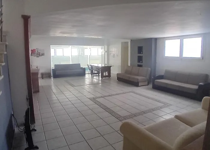 Villa πολυτελησ βιλα 8 - 10 ατομων στην περιοχη αεροδρομιου θεσσαλονικησ