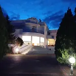 Villa Stef Lux - πολυτελής 8 - 10 ατόμων με εσωτερική πισίνα περιοχή αεροδρομίου - περαίας θεσσαλονίκη