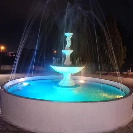 Villa Stef Lux - πολυτελής 8 - 10 ατόμων με εσωτερική πισίνα περιοχή αεροδρομίου - περαίας θεσσαλονίκη Livadaki (Thessaloniki)