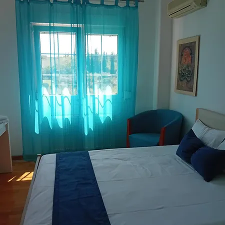 πολυτελησ βιλα 8 - 10 ατομων στην περιοχη αεροδρομιου θεσσαλονικησ Willa Livadaki (Thessaloniki)