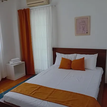 πολυτελησ βιλα 8 - 10 ατομων στην περιοχη αεροδρομιου θεσσαλονικησ *