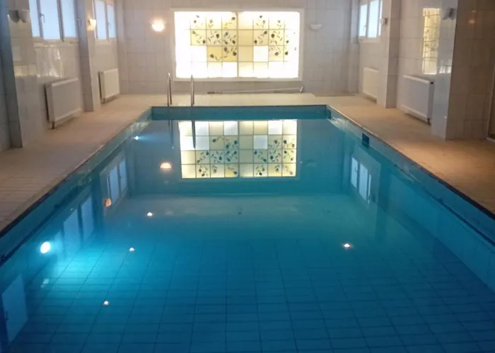 πολυτελησ βιλα 8 - 10 ατομων στην περιοχη αεροδρομιου θεσσαλονικησ * Livadaki (Thessaloniki)