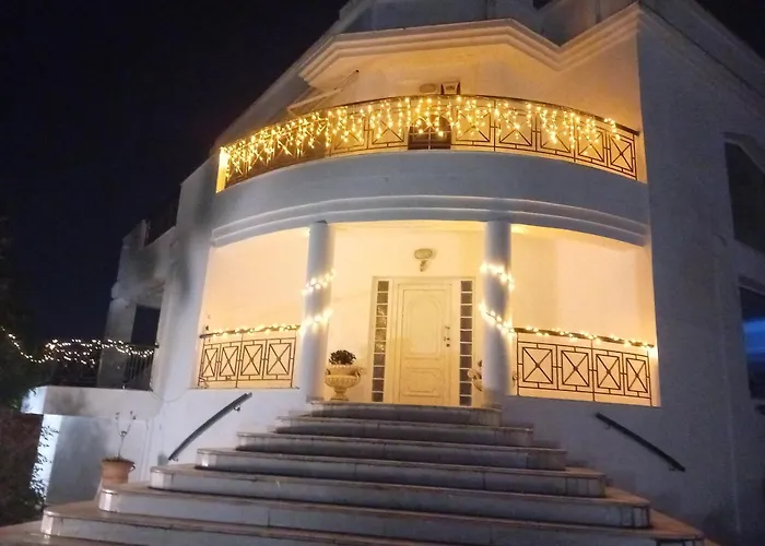 πολυτελησ βιλα 8 - 10 ατομων στην περιοχη αεροδρομιου θεσσαλονικησ *