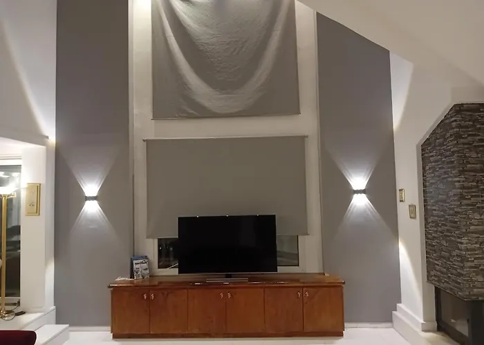 Villa Stef Lux - πολυτελής 8 - 10 ατόμων με εσωτερική πισίνα περιοχή αεροδρομίου - περαίας θεσσαλονίκη Livadaki (Thessaloniki)