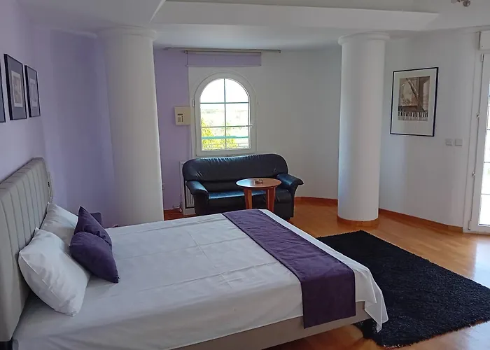 πολυτελησ βιλα 8 - 10 ατομων στην περιοχη αεροδρομιου θεσσαλονικησ Livadaki (Thessaloniki)