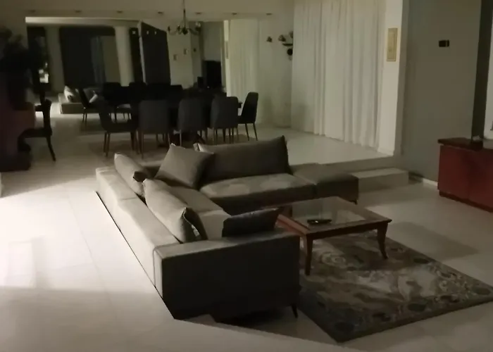 πολυτελησ βιλα 8 - 10 ατομων στην περιοχη αεροδρομιου θεσσαλονικησ Villa