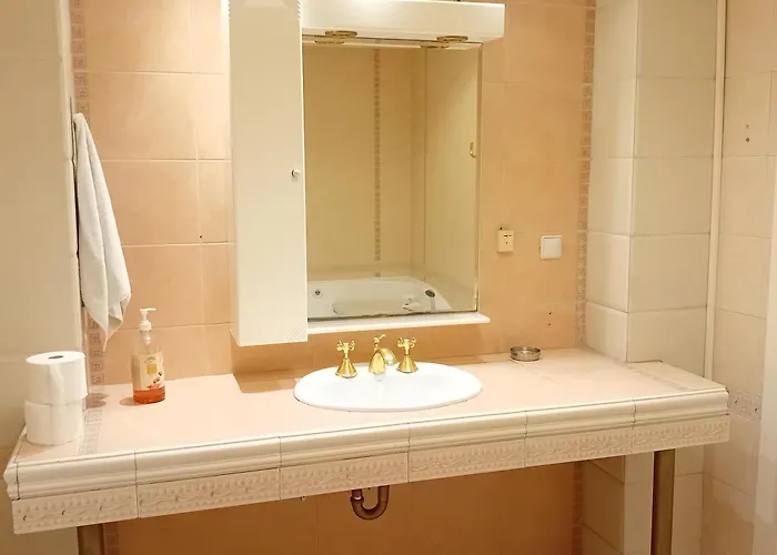 Villa πολυτελησ βιλα 8 - 10 ατομων στην περιοχη αεροδρομιου θεσσαλονικησ Livadaki (Thessaloniki)