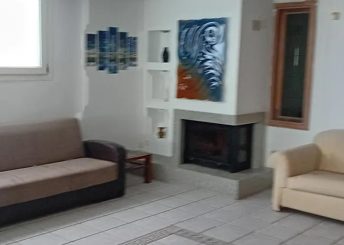 πολυτελησ βιλα 8 - 10 ατομων στην περιοχη αεροδρομιου θεσσαλονικησ *