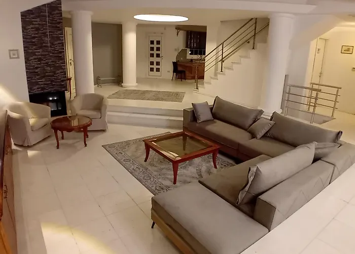 πολυτελησ βιλα 8 - 10 ατομων στην περιοχη αεροδρομιου θεσσαλονικησ Villa