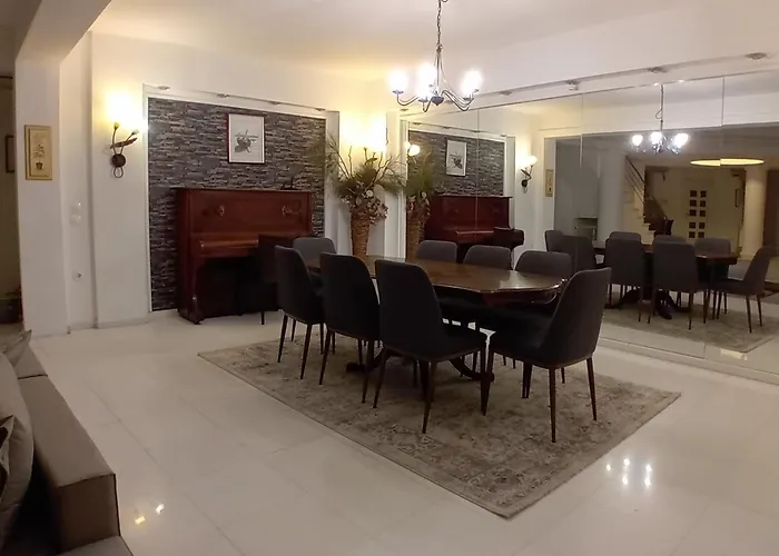 πολυτελησ βιλα 8 - 10 ατομων στην περιοχη αεροδρομιου θεσσαλονικησ Villa *