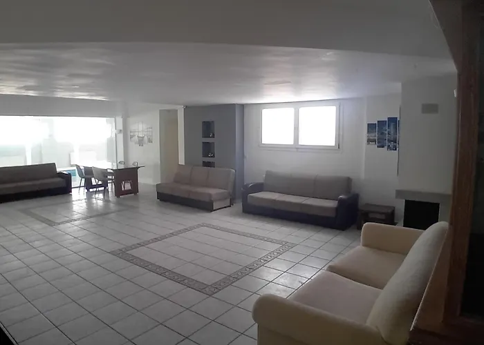 πολυτελησ βιλα 8 - 10 ατομων στην περιοχη αεροδρομιου θεσσαλονικησ * Livadaki (Thessaloniki)